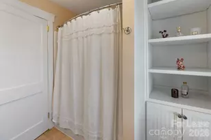 425 Tremont Ave E, Charlotte, NC 28203 - Photo 17
