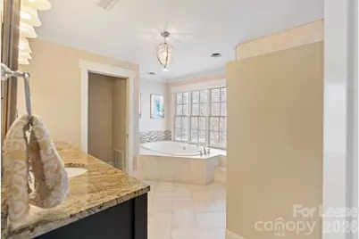 425 Tremont Avenue E, Charlotte, NC 28203 - Photo 23