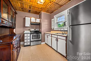 375 E King St, East Flat Rock, NC 28726 - Photo 11
