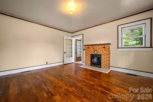 375 E King St, East Flat Rock, NC 28726 - Photo 7