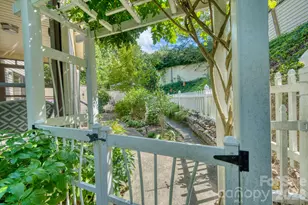 130 Exeter Ct, Hendersonville, NC 28791 - Photo 37