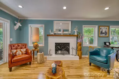 130 Exeter Court, Hendersonville, NC 28791 - Photo 3