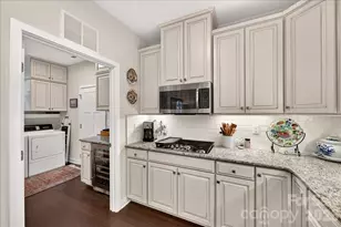 5804 Barrowlands Ct, Charlotte, NC 28210 - Photo 11