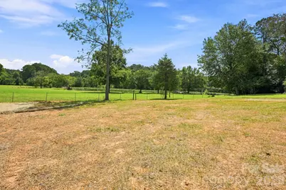 1517 Robin Road, Newton, NC 28658 - Photo 15