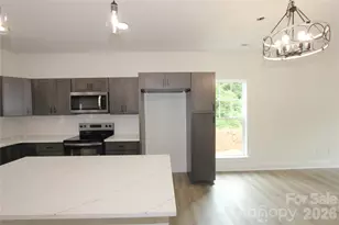 1074 Lyndsey Brook Ct, Lincolnton, NC 28092 - Photo 3
