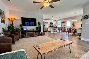 619 Edgewood Ave, Hendersonville, NC 28792 - Photo 15