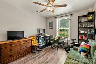 619 Edgewood Ave, Hendersonville, NC 28792 - Photo 27