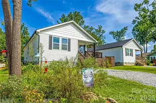 619 Edgewood Ave, Hendersonville, NC 28792 - Photo 33