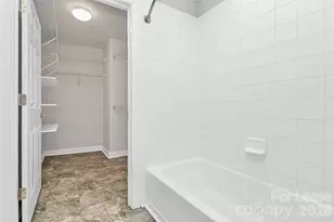 718 W Trade St, Charlotte, NC 28202 - Photo 29