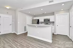 718 W Trade St, Charlotte, NC 28202 - Photo 15