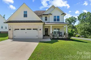 1215 Robinhood Ln, Kannapolis, NC 28081 - Photo 1
