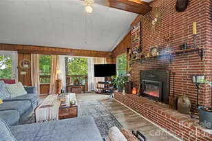 70 Dogwood Dr, Hendersonville, NC 28791 - Photo 9