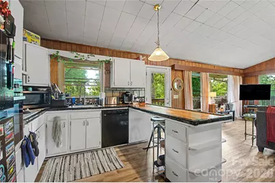 70 Dogwood Drive, Hendersonville, NC 28791 - Photo 13