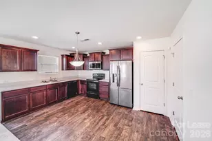 12915 Hill Pine Rd, Midland, NC 28107 - Photo 9