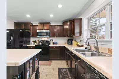 28 Chapel Park Road, Asheville, NC 28803 - Photo 9
