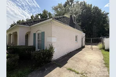 6625 Woodfield Drive, Charlotte, NC 28215 - Photo 3