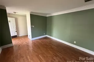 6625 Woodfield Dr, Charlotte, NC 28215 - Photo 9