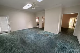 6625 Woodfield Dr, Charlotte, NC 28215 - Photo 15