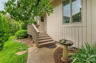 121 Deerlake Dr, Asheville, NC 28803 - Photo 3