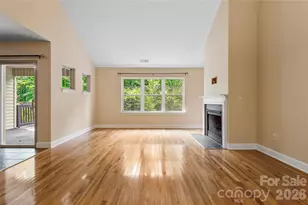 156 B Wash Creek Dr, Hendersonville, NC 28739 - Photo 5