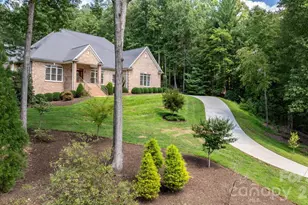 2752 Brittany Dr, Lenoir, NC 28645 - Photo 3