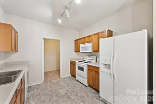 8605 Redding Glen Ave, Charlotte, NC 28216 - Photo 7