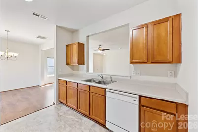 8605 Redding Glen Avenue, Charlotte, NC 28216 - Photo 9