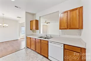 8605 Redding Glen Ave, Charlotte, NC 28216 - Photo 9