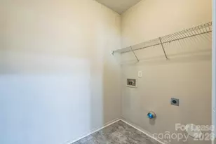 8605 Redding Glen Ave, Charlotte, NC 28216 - Photo 13