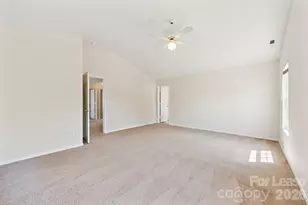 8605 Redding Glen Ave, Charlotte, NC 28216 - Photo 17