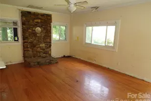 2131 Somerset Dr, Hendersonville, NC 28791 - Photo 11