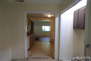 2131 Somerset Dr, Hendersonville, NC 28791 - Photo 21