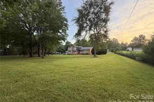 3401 Tracelake Dr, Matthews, NC 28105 - Photo 3