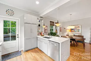 1621 Lyndhurst Ave, Charlotte, NC 28203 - Photo 9