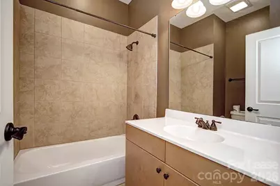 100 N Laurel Avenue, Charlotte, NC 28207 - Photo 9