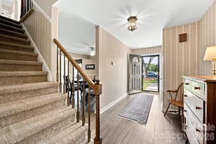 6836 Dumbarton Dr, Charlotte, NC 28210 - Photo 3