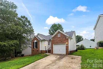 9005 Little Hampton Place, Charlotte, NC 28215 - Photo 3