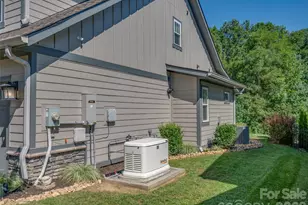 217 Hogans View Cir, Hendersonville, NC 28739 - Photo 37