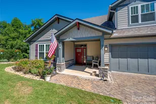 217 Hogans View Cir, Hendersonville, NC 28739 - Photo 3