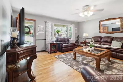 724 Hillcrest Drive, Bessemer City, NC 28016 - Photo 9
