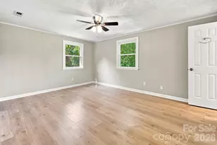 1021 S Caldwell Ave, Newton, NC 28658 - Photo 17