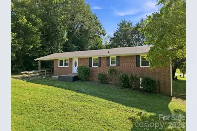 1021 S Caldwell Avenue, Newton, NC 28658 - Photo 1