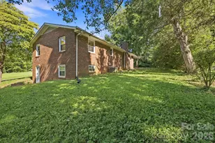 1021 S Caldwell Ave, Newton, NC 28658 - Photo 31