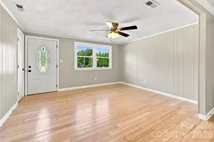 1021 S Caldwell Ave, Newton, NC 28658 - Photo 9