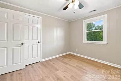 1021 S Caldwell Avenue, Newton, NC 28658 - Photo 15