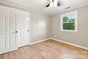 1021 S Caldwell Ave, Newton, NC 28658 - Photo 15