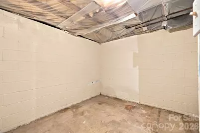 1021 S Caldwell Avenue, Newton, NC 28658 - Photo 29