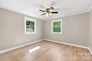 1021 S Caldwell Ave, Newton, NC 28658 - Photo 21