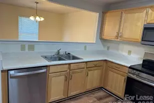 8428 Panglemont Drive, Charlotte, NC 28269 - Photo 3