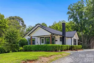 406 Green St, Lincolnton, NC 28092 - Photo 1